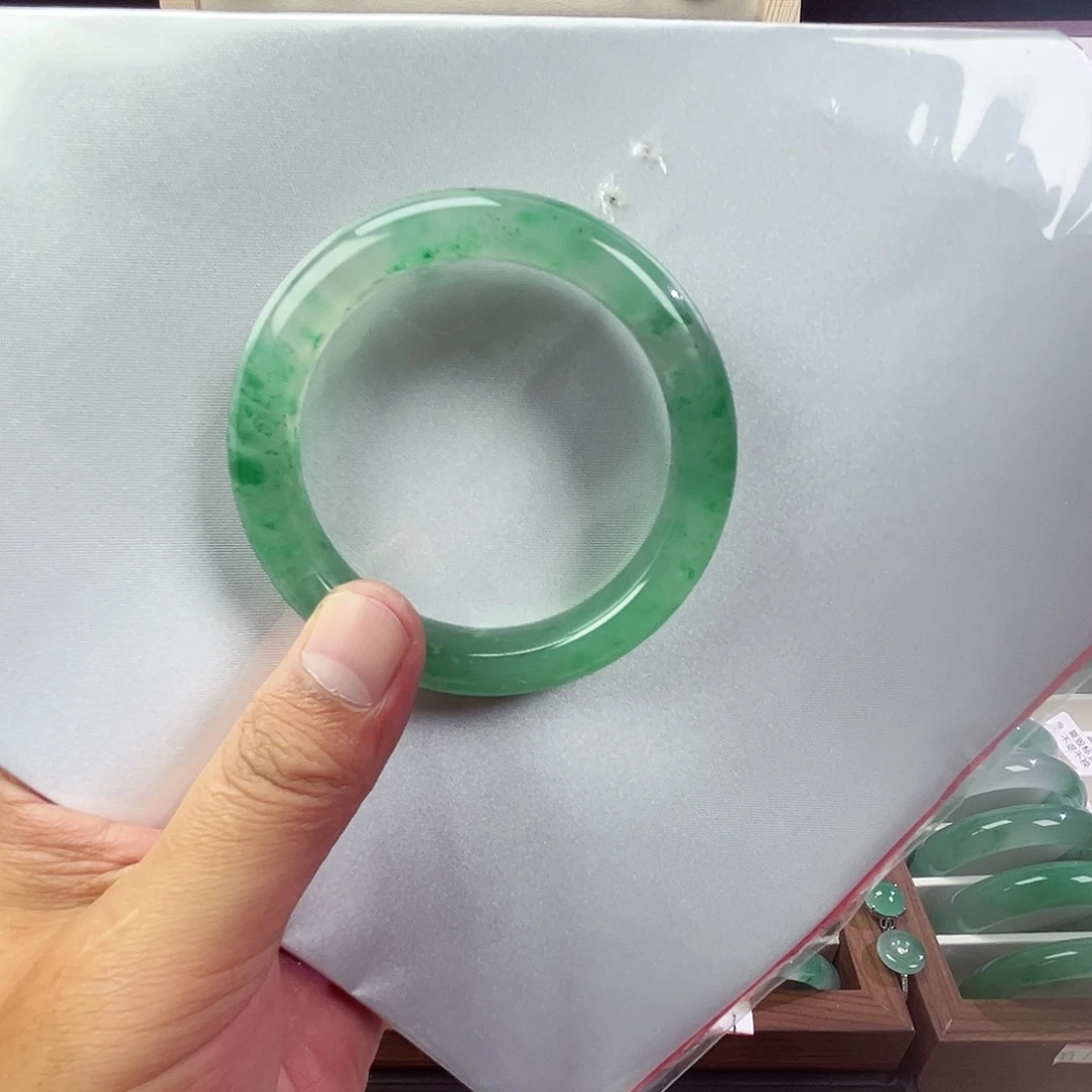 石英质玉未镶嵌手镯57