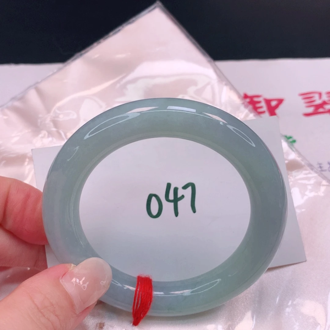 翡翠手镯未镶嵌玉***.缅甸天然A货翡翠
