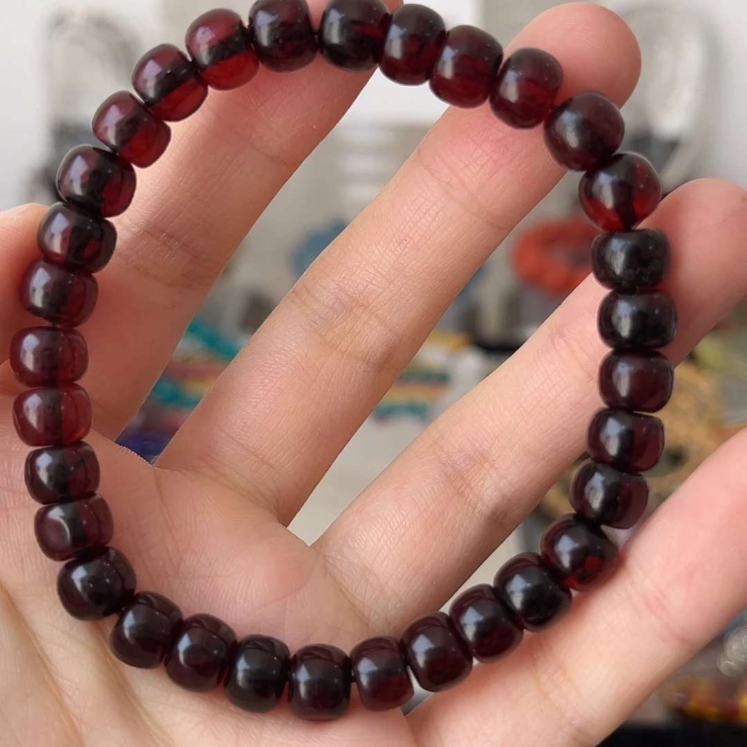 琥珀未镶嵌手链矿坑