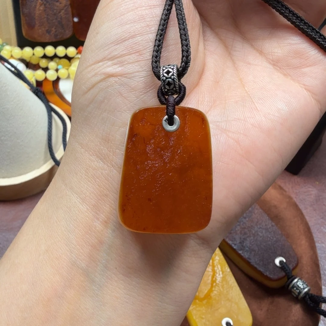 未镶嵌吊坠(赠链)琥珀