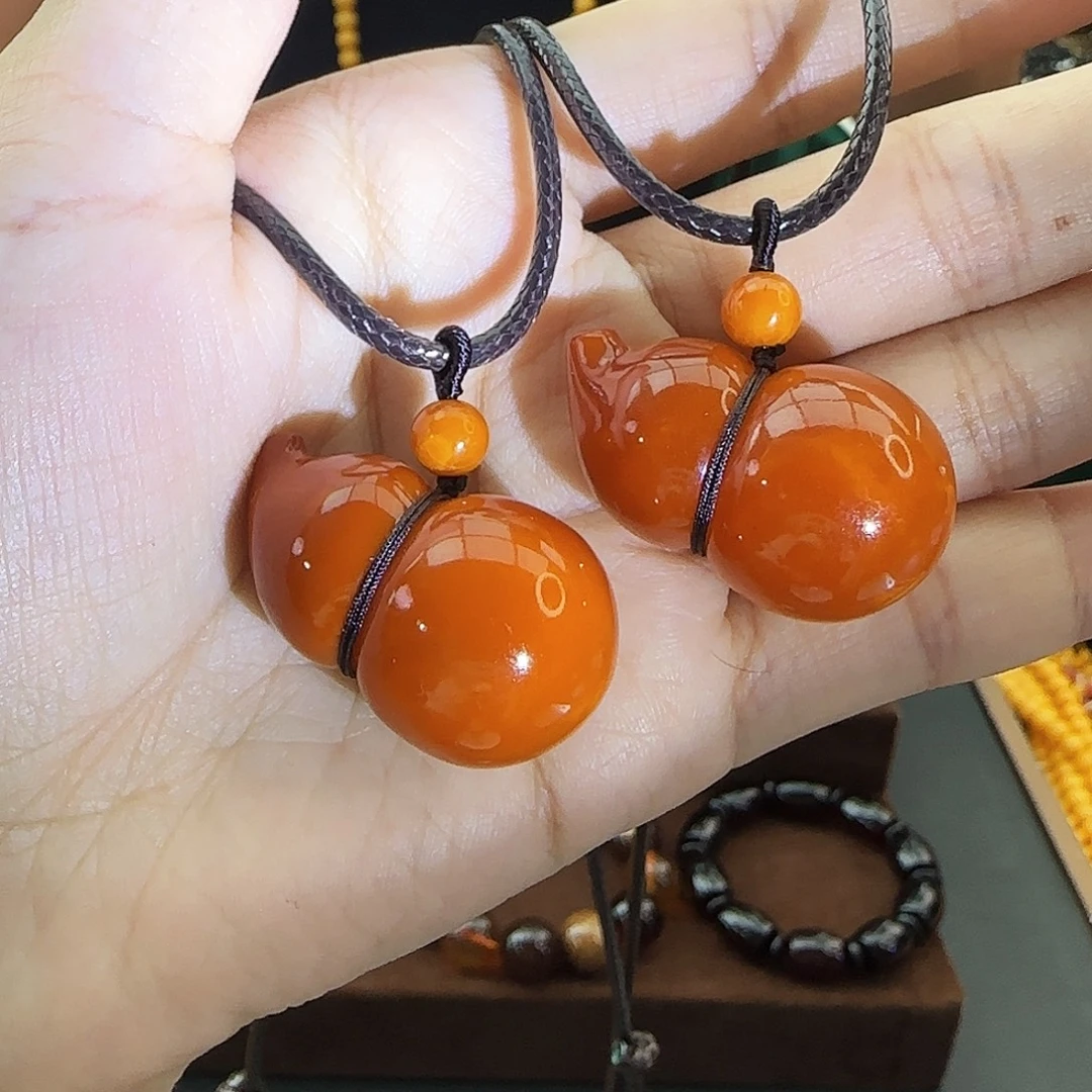 琥珀未镶嵌颈饰多样性发其一