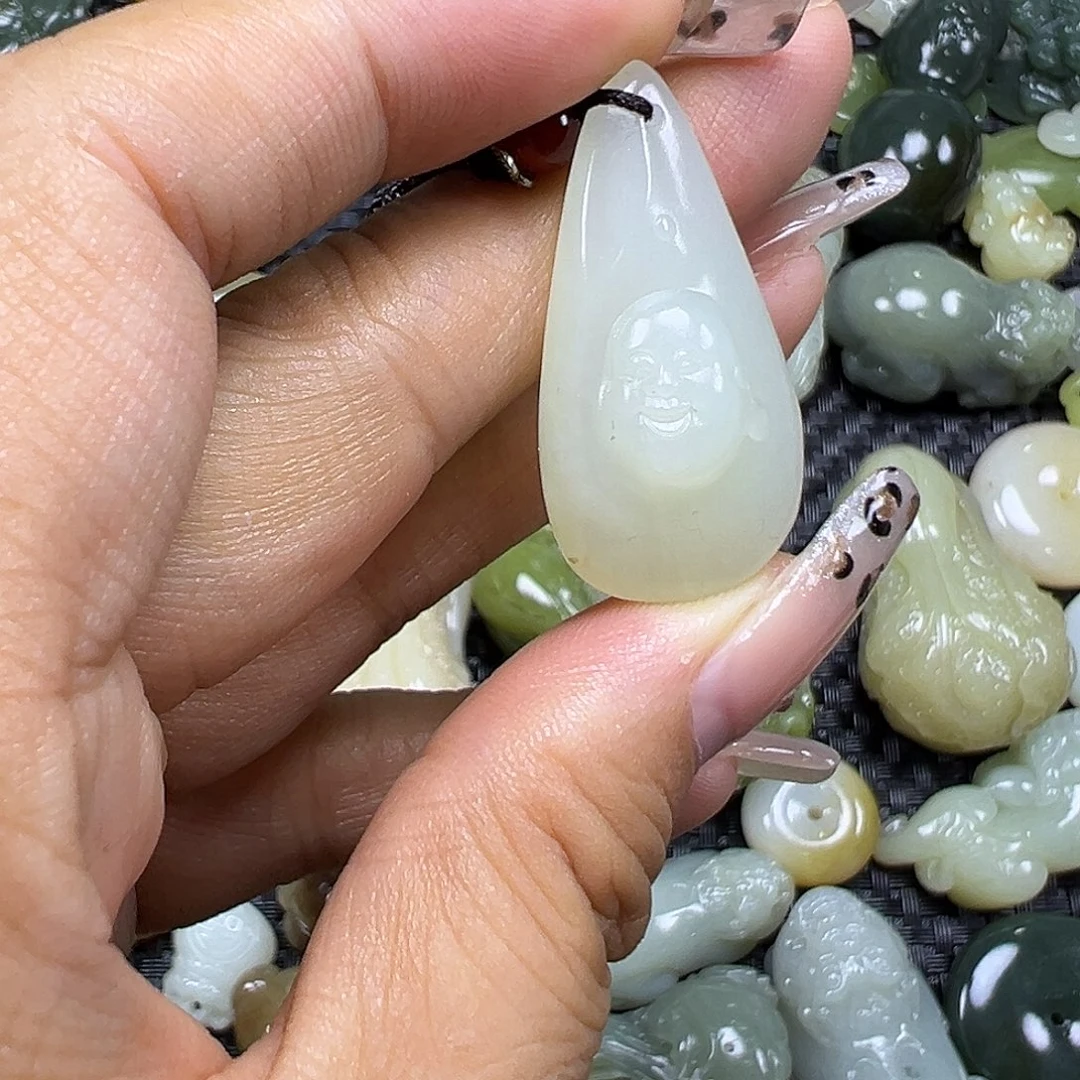 颈饰未镶嵌和田玉
