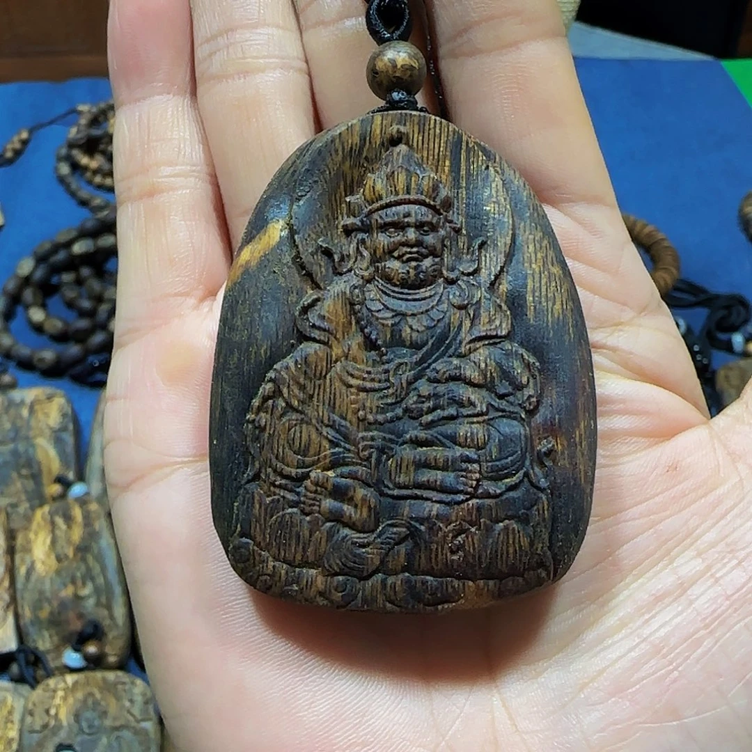 沉香碎屑沉香海南白奇乌身财神老料22带绳