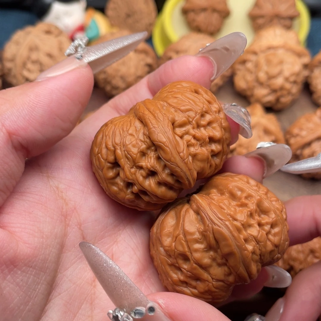 文玩核桃吊坠翘肩平谷元宝42