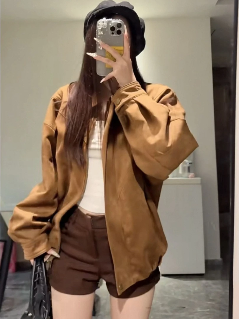 早秋慵懒松弛感通勤穿搭甜酷风驼色麂皮绒复古外套女风翻领夹克