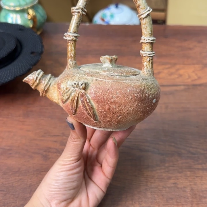 一个陶瓷物件哈哈哈哈