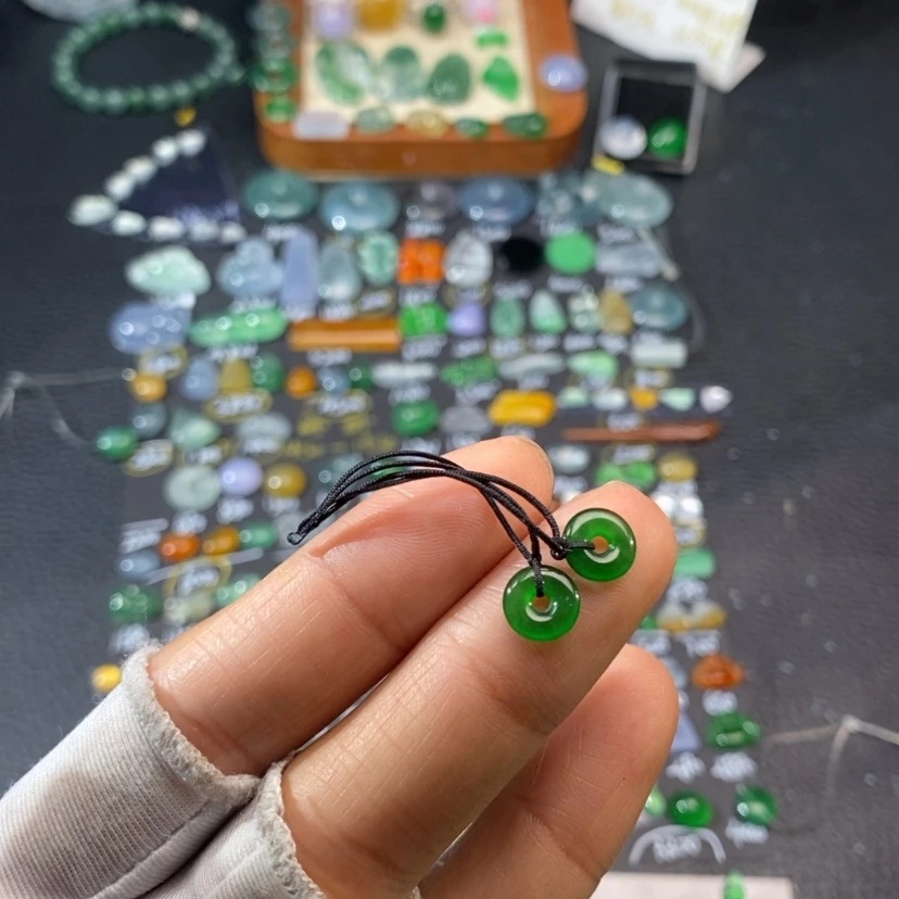 【闪购商品】翡翠挂件未镶嵌圈