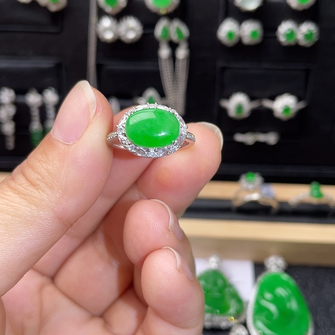 翡翠18K金镶嵌戒指缅甸天然a货翡翠满绿蛋面戒指