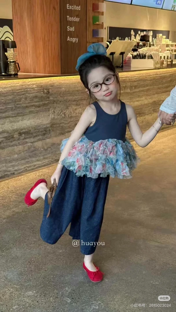 韩系风格设计师风格上衣牛仔短裤