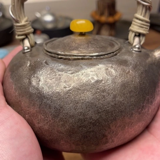 @**地银壶…………………………………………