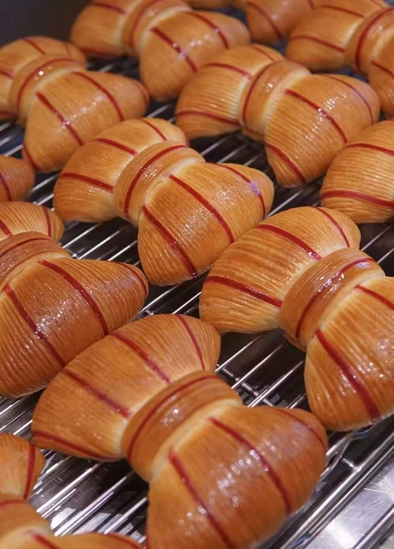 丹麦起酥蝴蝶结面包奶油爆浆起酥面包网红爆品面包