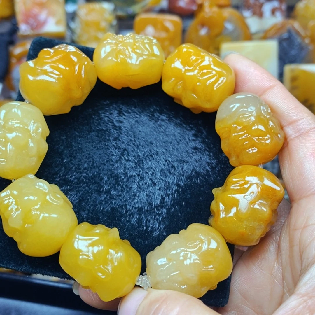 未镶嵌石英质玉（黄龙玉）颈饰