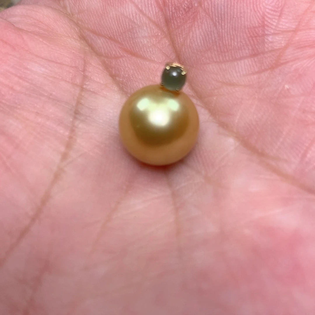 颈饰18K金镶嵌海水珍珠
