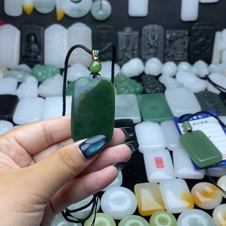 颈饰未镶嵌和田玉爱***歌