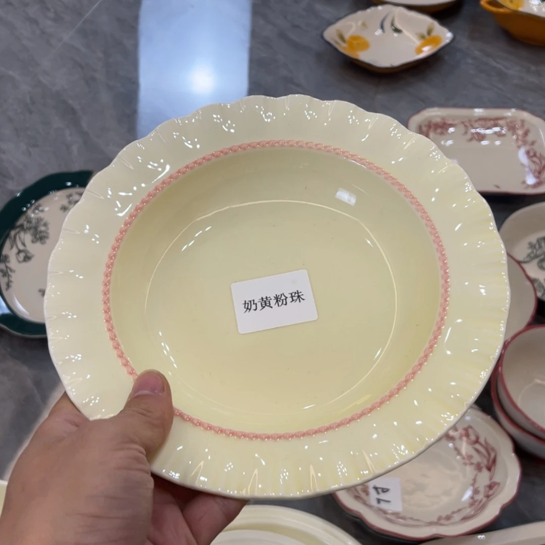 陶瓷微瑕餐具介意勿拍，满18飞！