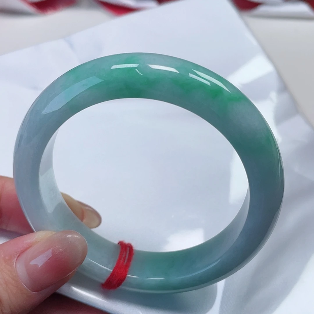 翡翠手镯未镶嵌缅甸翡翠