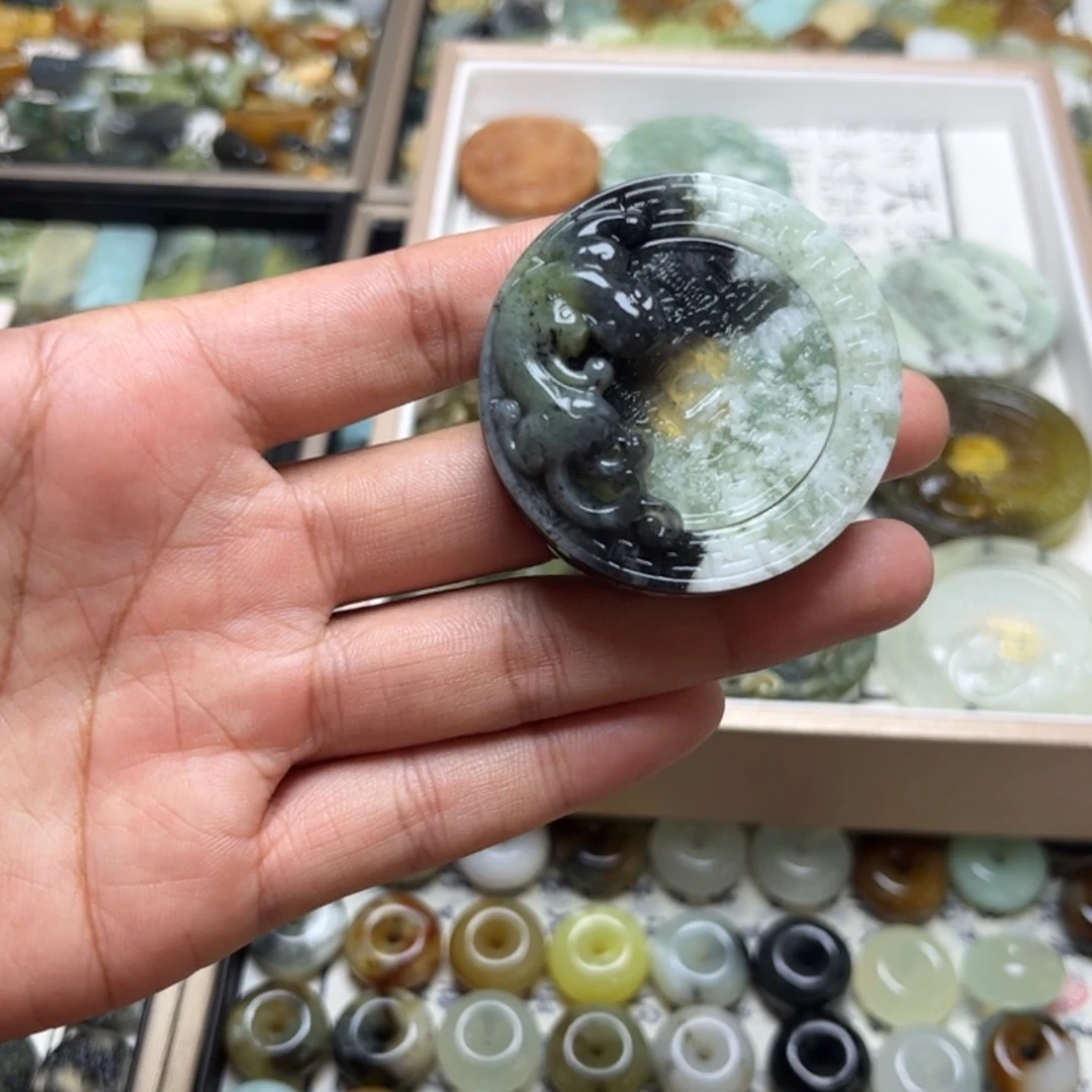 蛇纹石玉合金颈饰