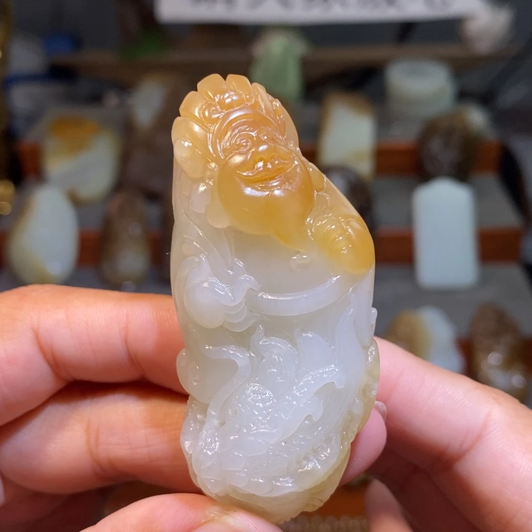 颈饰未镶嵌和田玉（糖玉）財爷爷吊坠
