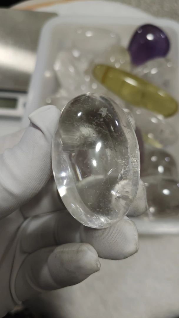 天然水晶滚石，手把件！