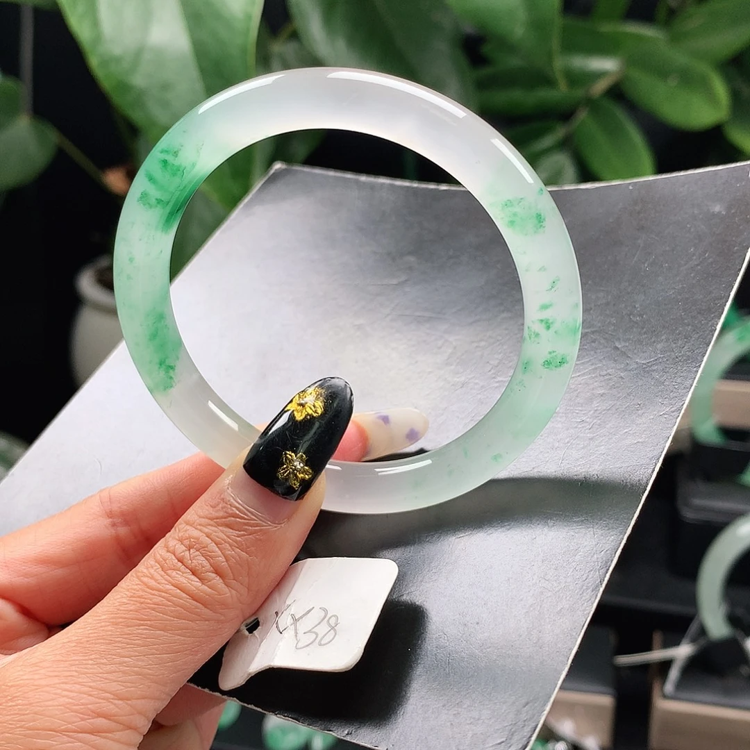 石英质玉未镶嵌手镯55