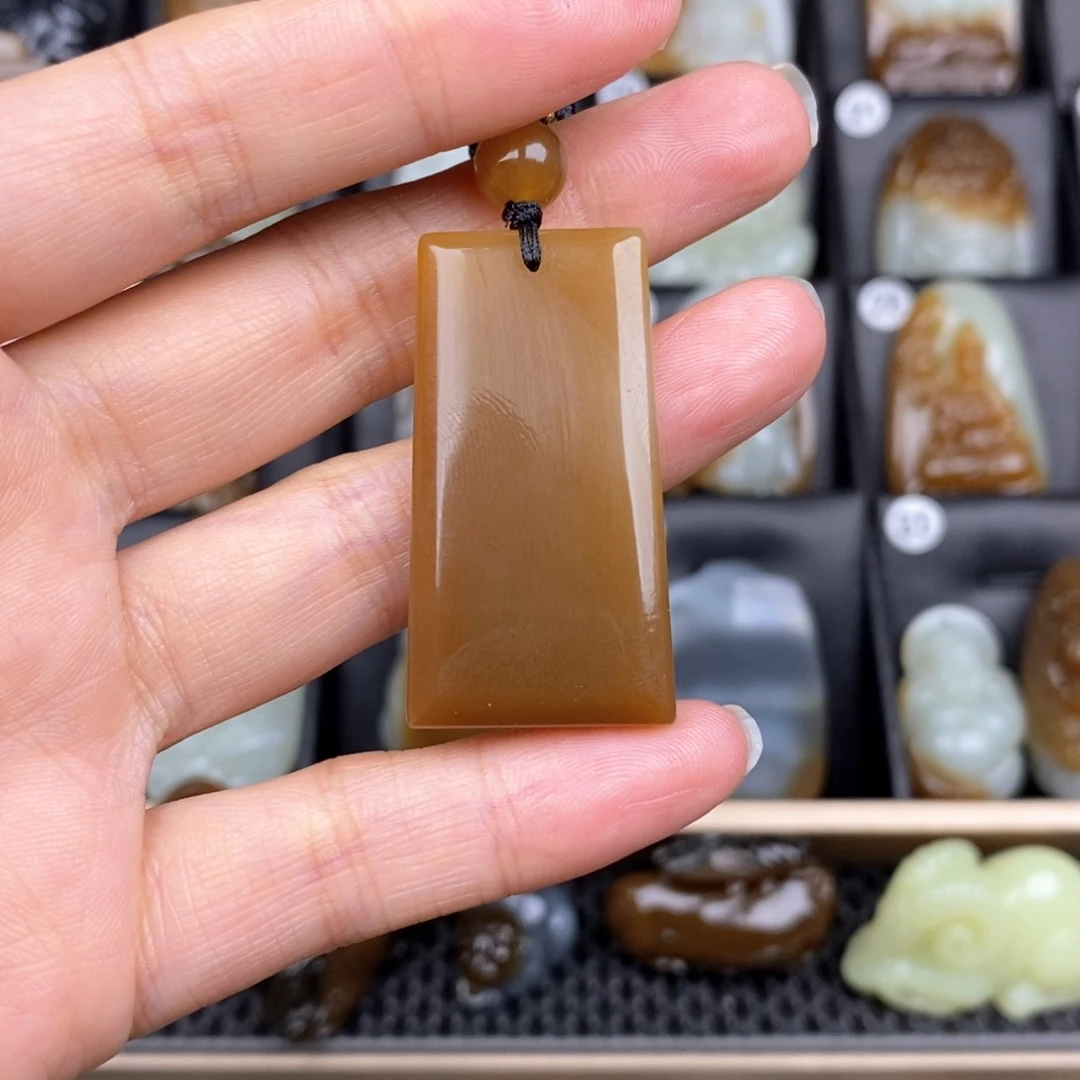 和田玉颈饰未镶嵌百**百