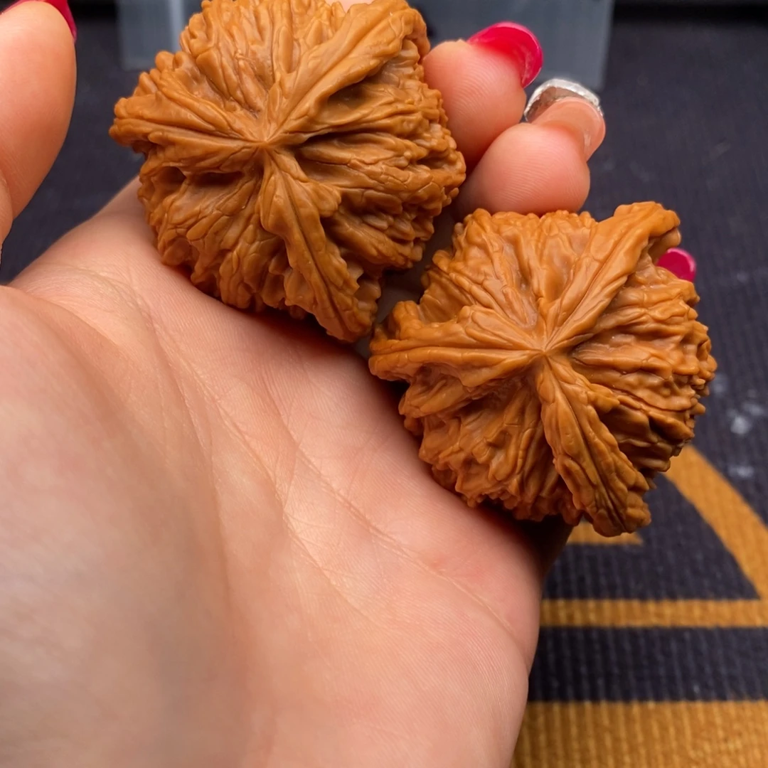 小***铺文玩核桃把件白狮子