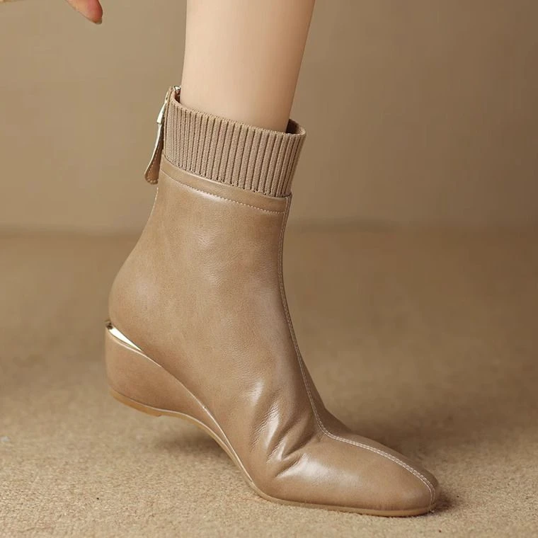 坡跟短靴2025新款秋冬季加绒皮靴优雅复古软底妈妈鞋保暖