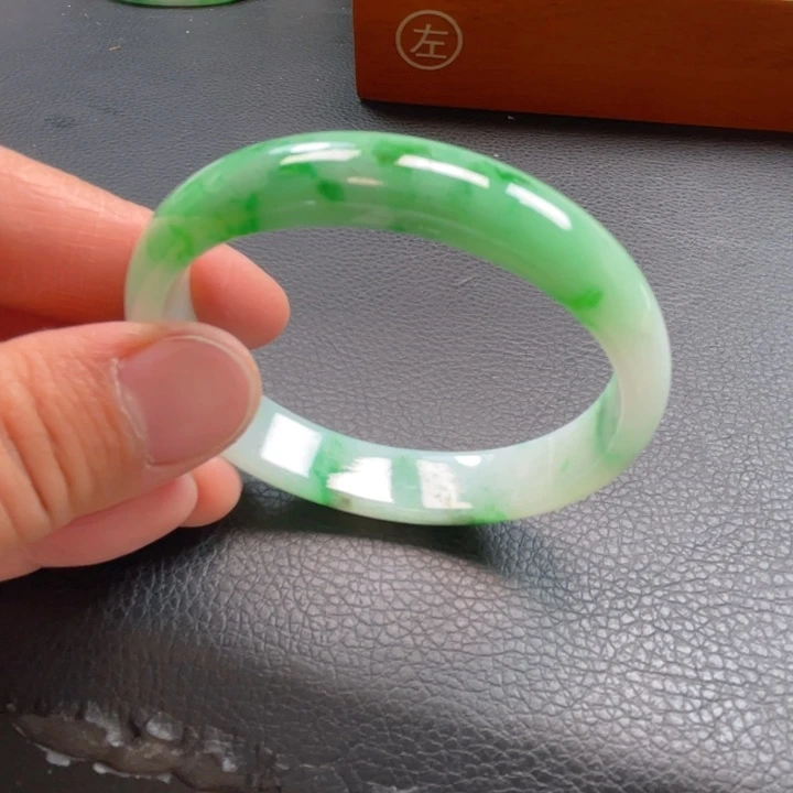 翡翠未镶嵌手镯（贵妃镯）缅甸翡翠