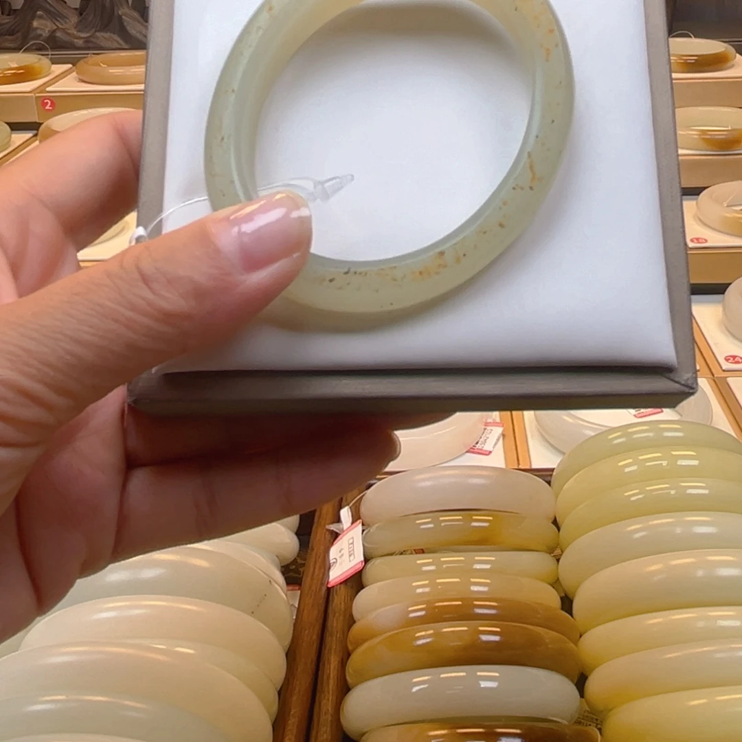 和田玉手镯未镶嵌13