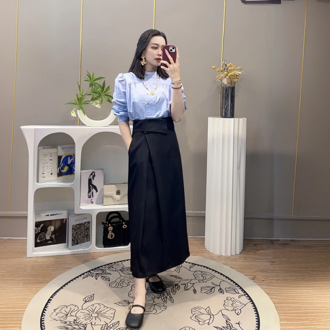 百搭半身裙薄款系扣显瘦褶皱纯色高腰春夏休闲夏季小众设计感轻熟