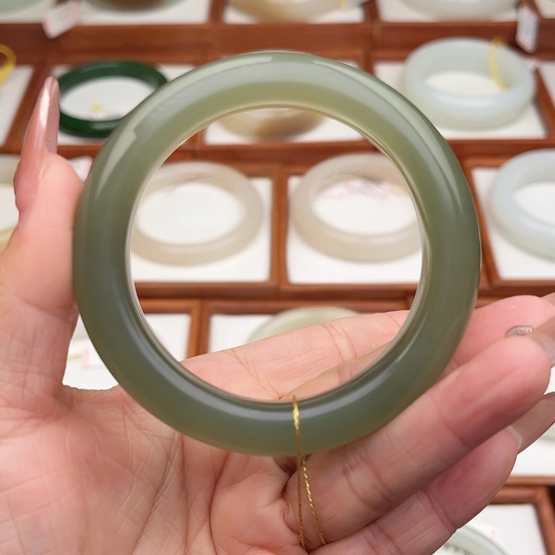 和田玉未镶嵌手镯54.9