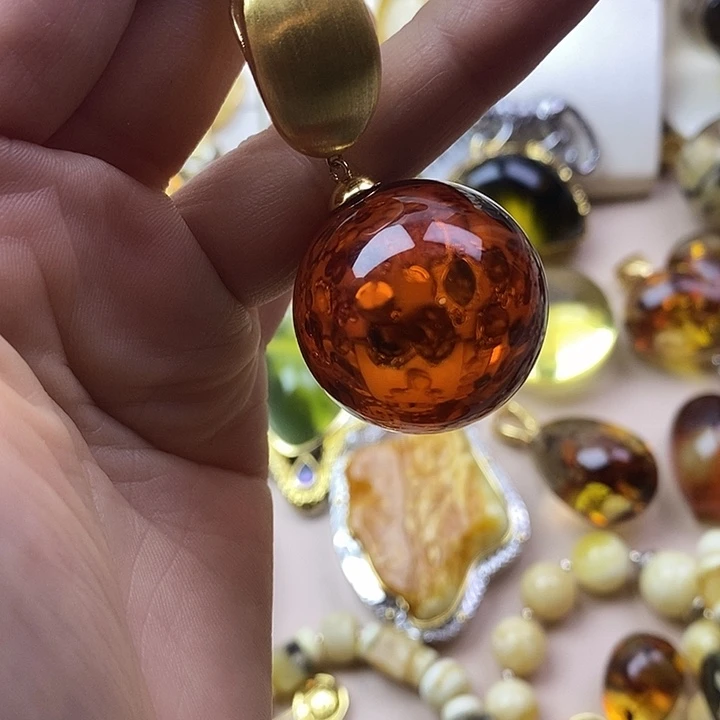 琥珀未镶嵌颈饰血珀圆珠