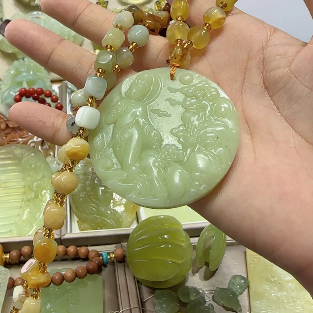 未镶嵌蛇纹石玉吊坠