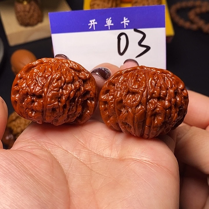 桃核吊坠文玩核桃白狮子43做旧n