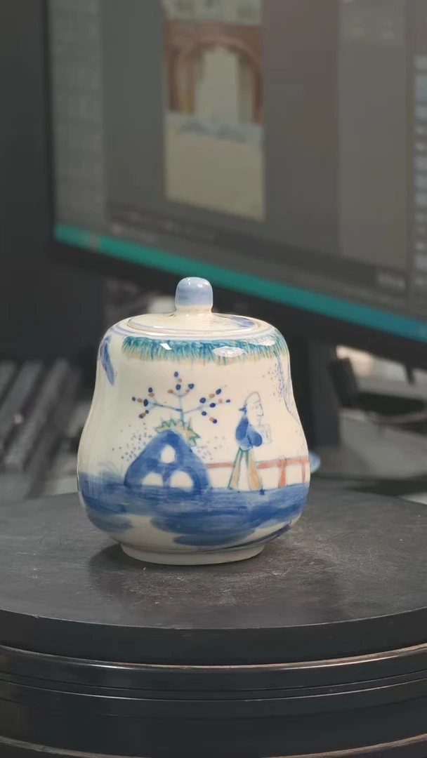 景德镇青花陶瓷罐