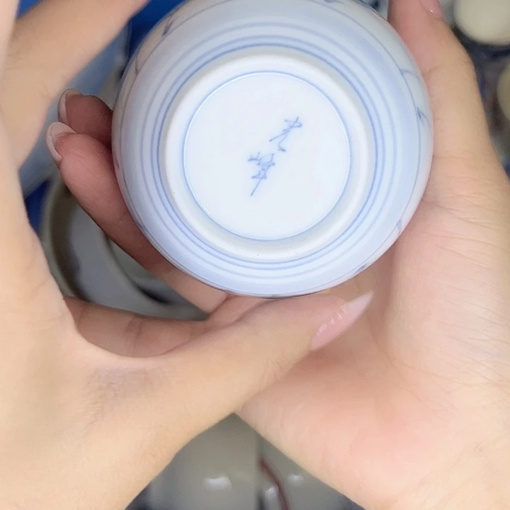 黑****Hgdghjhjguujfjkjj