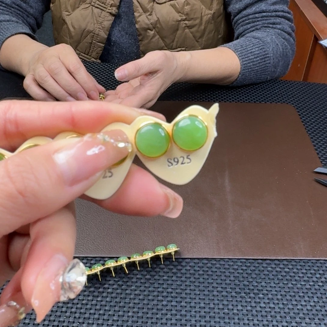 和田玉（碧玉）耳饰银S925镶嵌