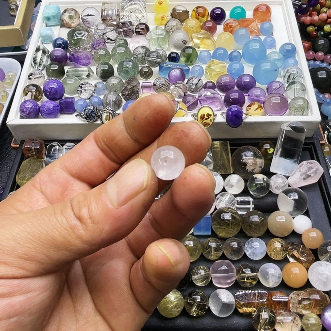 查罗石珠子合金不**士