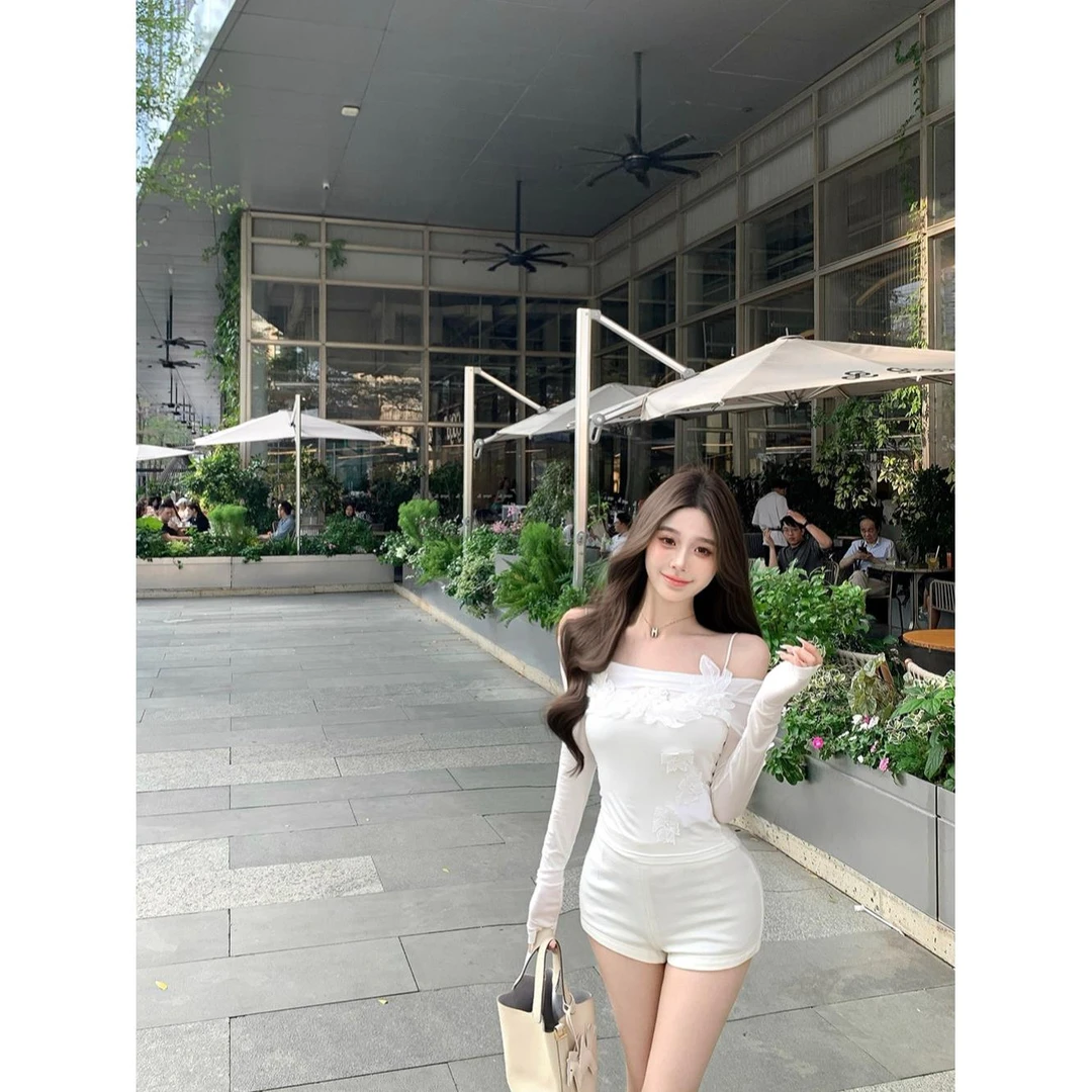 一字肩立体绣花长袖T恤女夏季设计感修身收腰纯欲风显瘦白色上衣