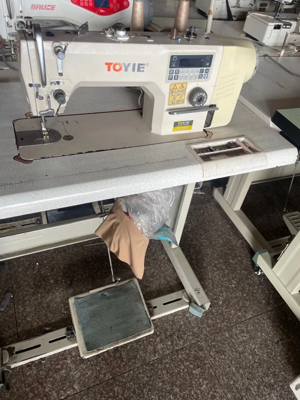 中圪电脑平车已调试好，适合家用或工厂生产加工