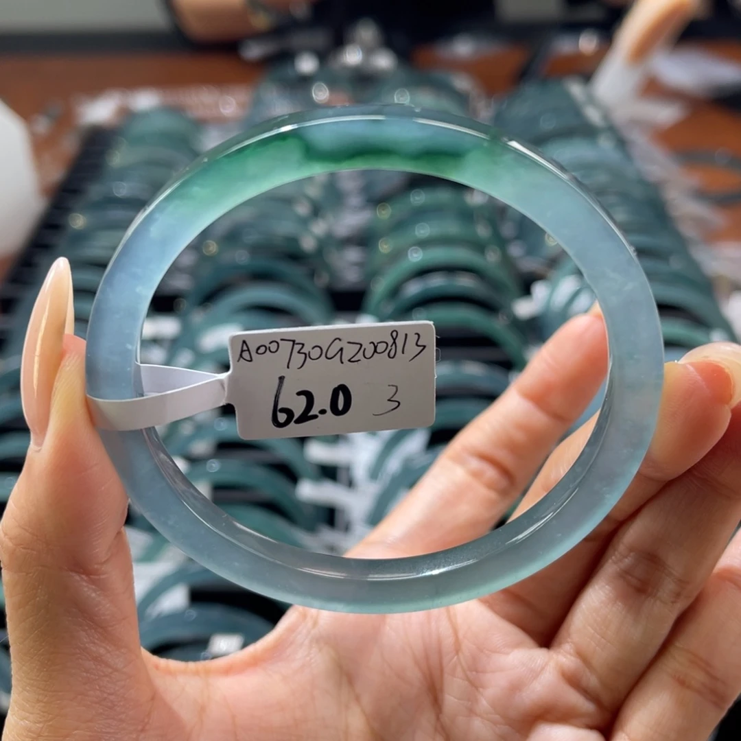 翡翠未镶嵌手镯62.03