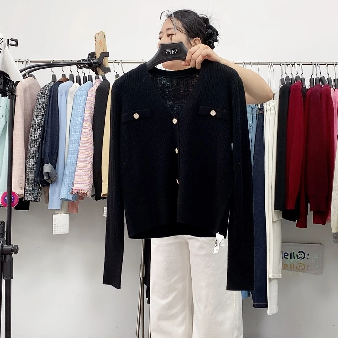 黑色开衫130斤内黑色