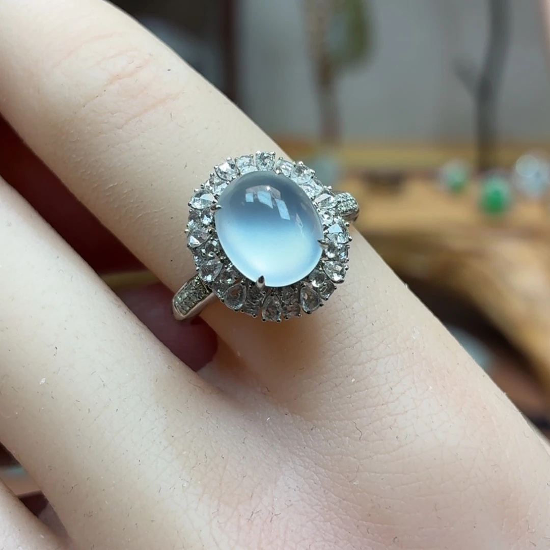 翡翠18K金镶嵌戒指