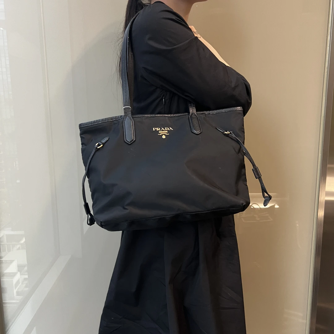 95新 Prada/普拉达 降落伞单肩包/9723