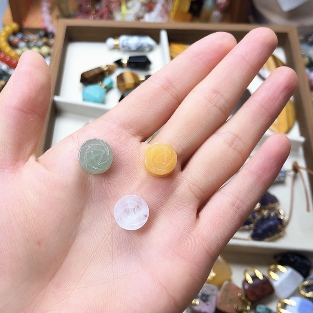 玛瑙/玉髓未镶嵌珠宝半成品3个花花