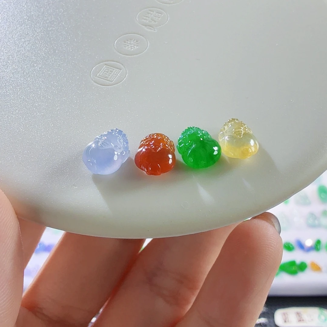 颈饰未镶嵌翡翠四彩貔貅