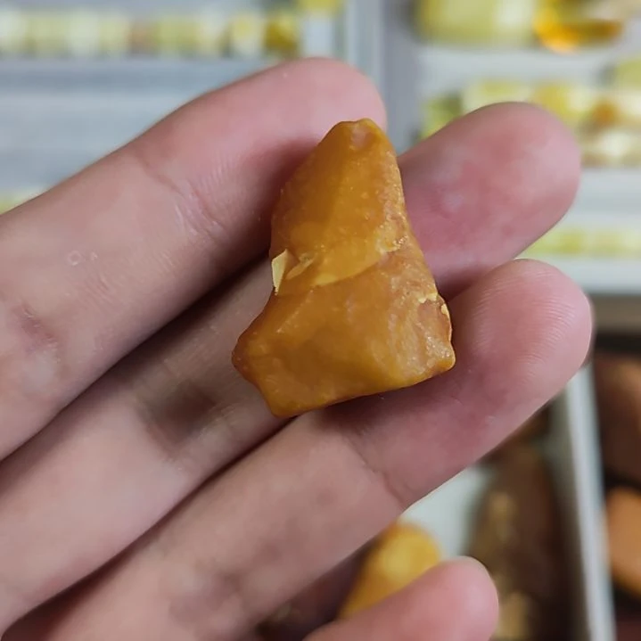 琥珀未镶嵌裸石全皮挂件