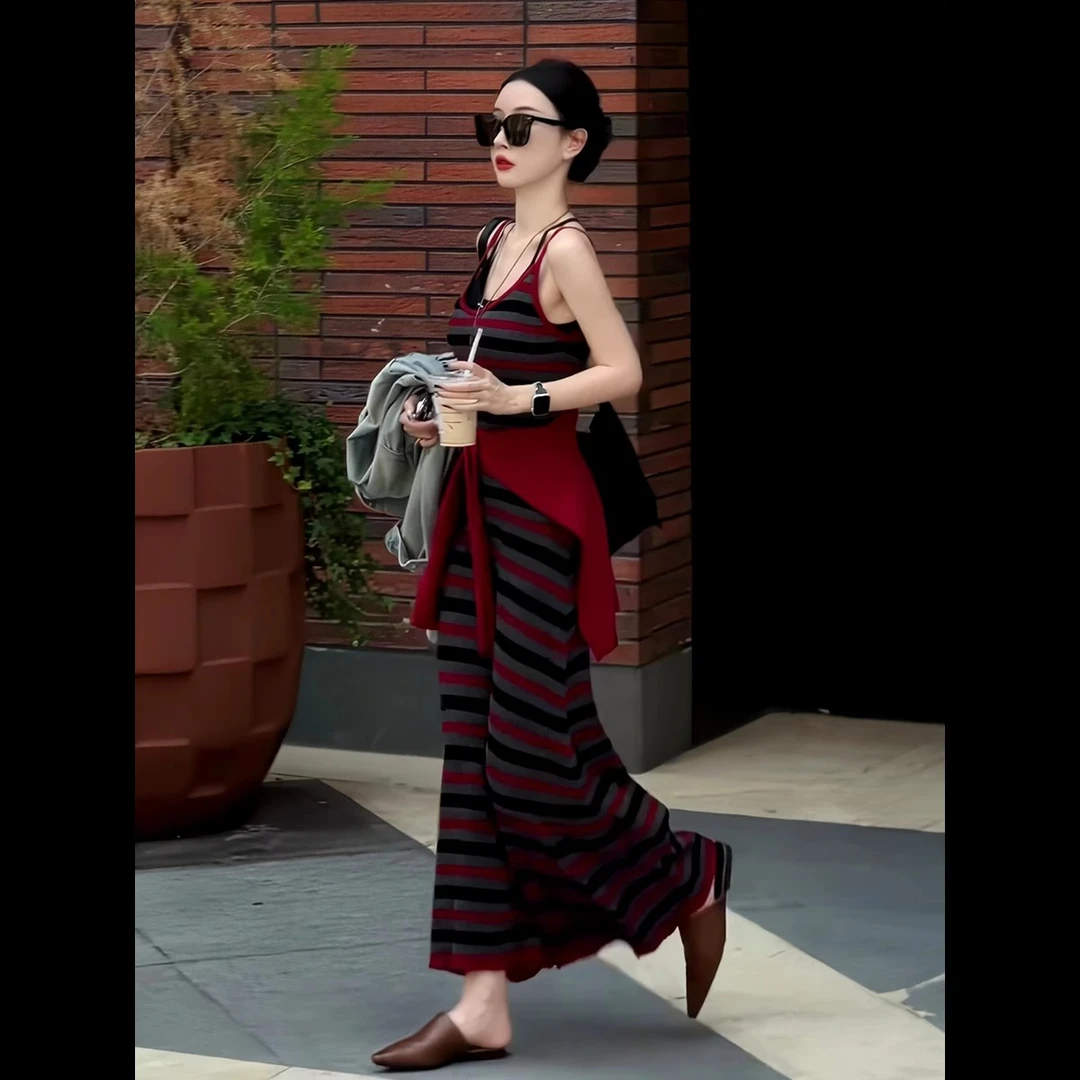 2025年新款撞色条纹吊带连衣裙女夏季法式纯欲气质收腰显瘦长裙子