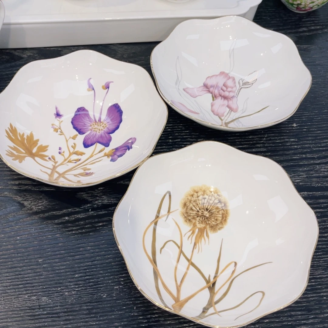 三个—————————————