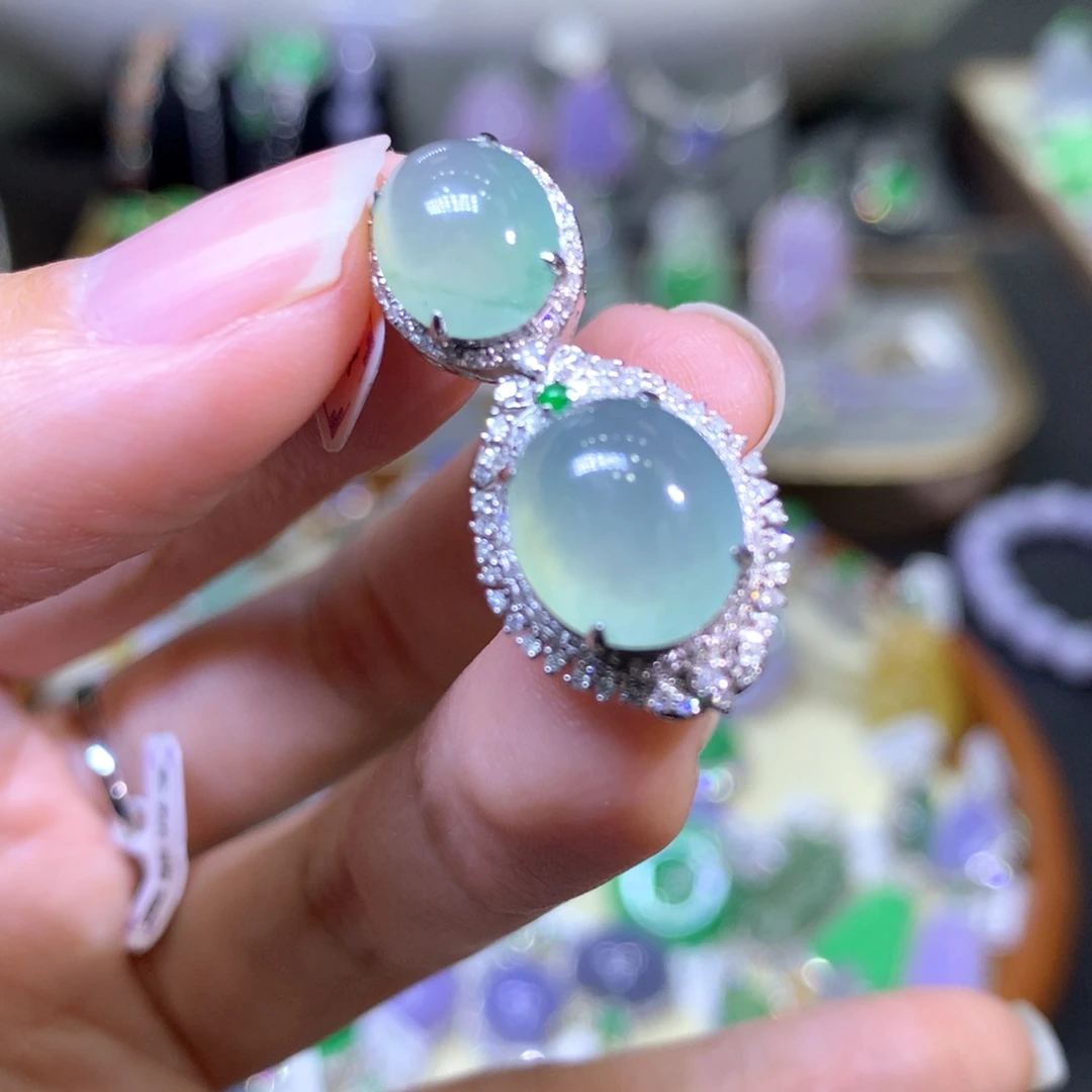 【闪购商品】翡翠颈饰18K金镶嵌翡翠吊坠项链